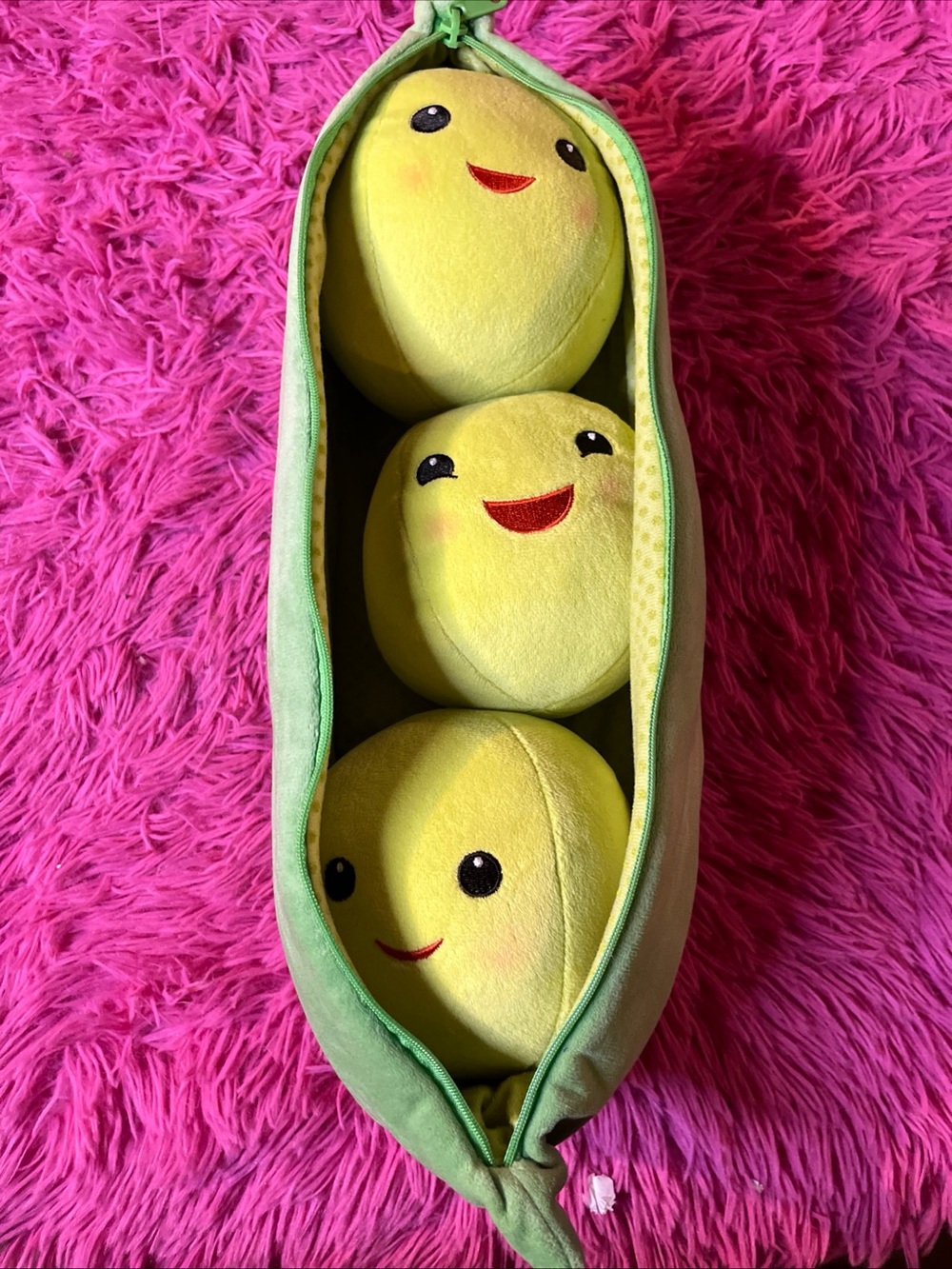 Disney store Toy Story Plush 3 Peas in a Pod with Three Smiling Yellow Peas